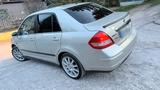 Nissan Tiida - Nissan Tiida: Limousine