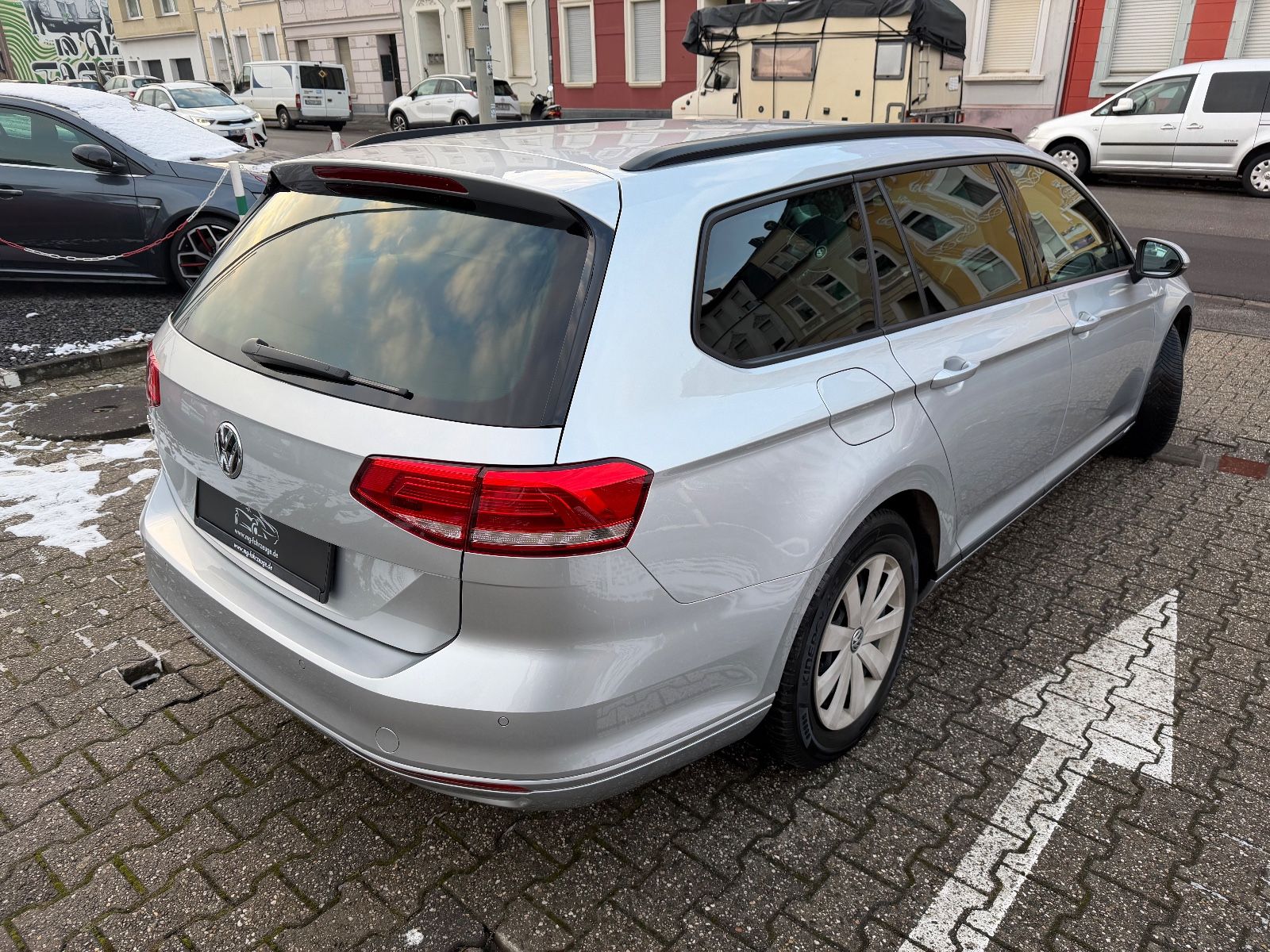 Fahrzeugabbildung Volkswagen Passat Variant 2.0 TDI 1-HAND AHK 6-GANG PDC