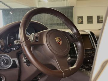 Porsche Cayenne - 11