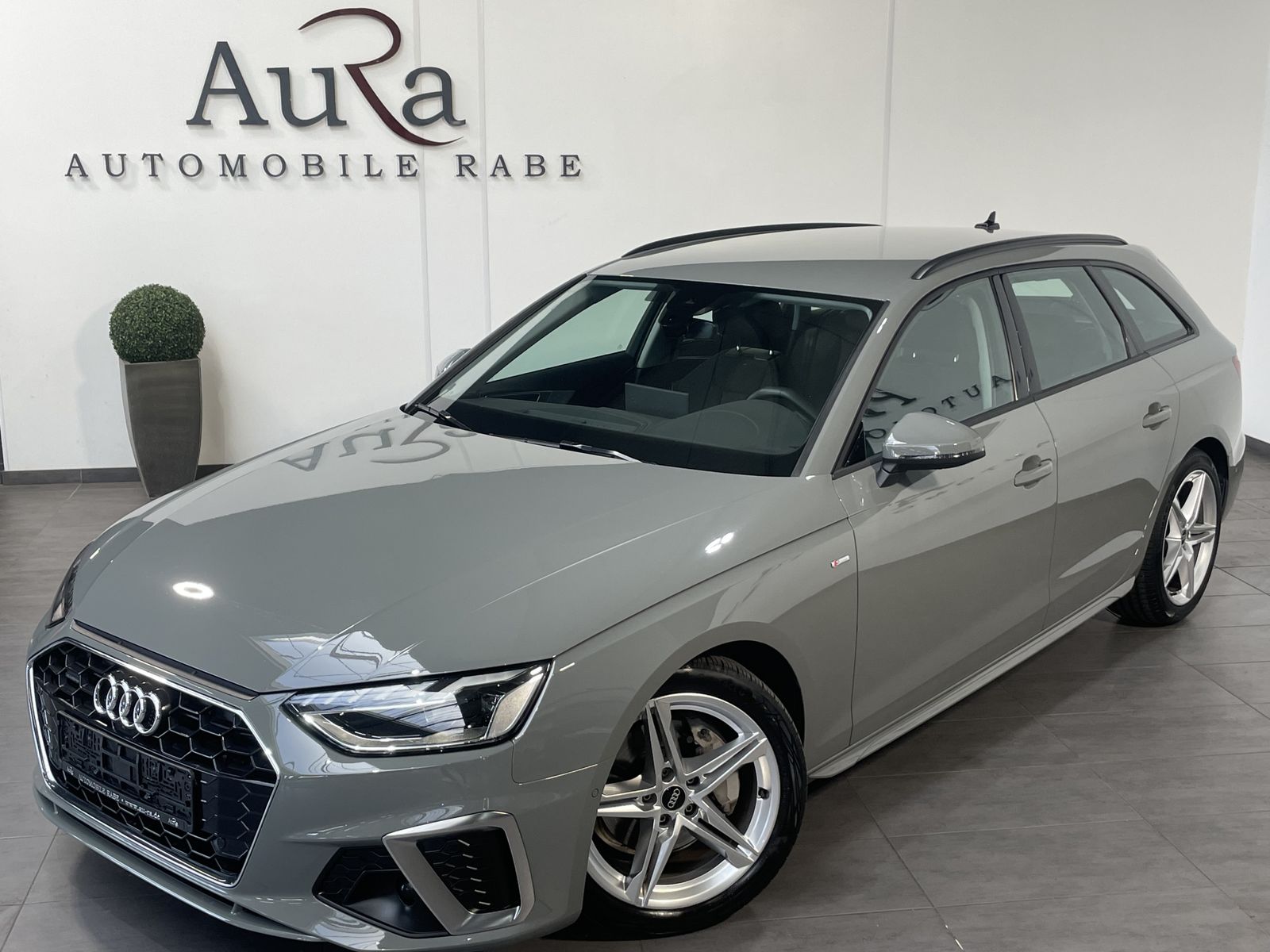 Fahrzeugabbildung Audi A4 Avant 40 TFSI Qu S-Line NAV+LED+360°+18ZO+1HD
