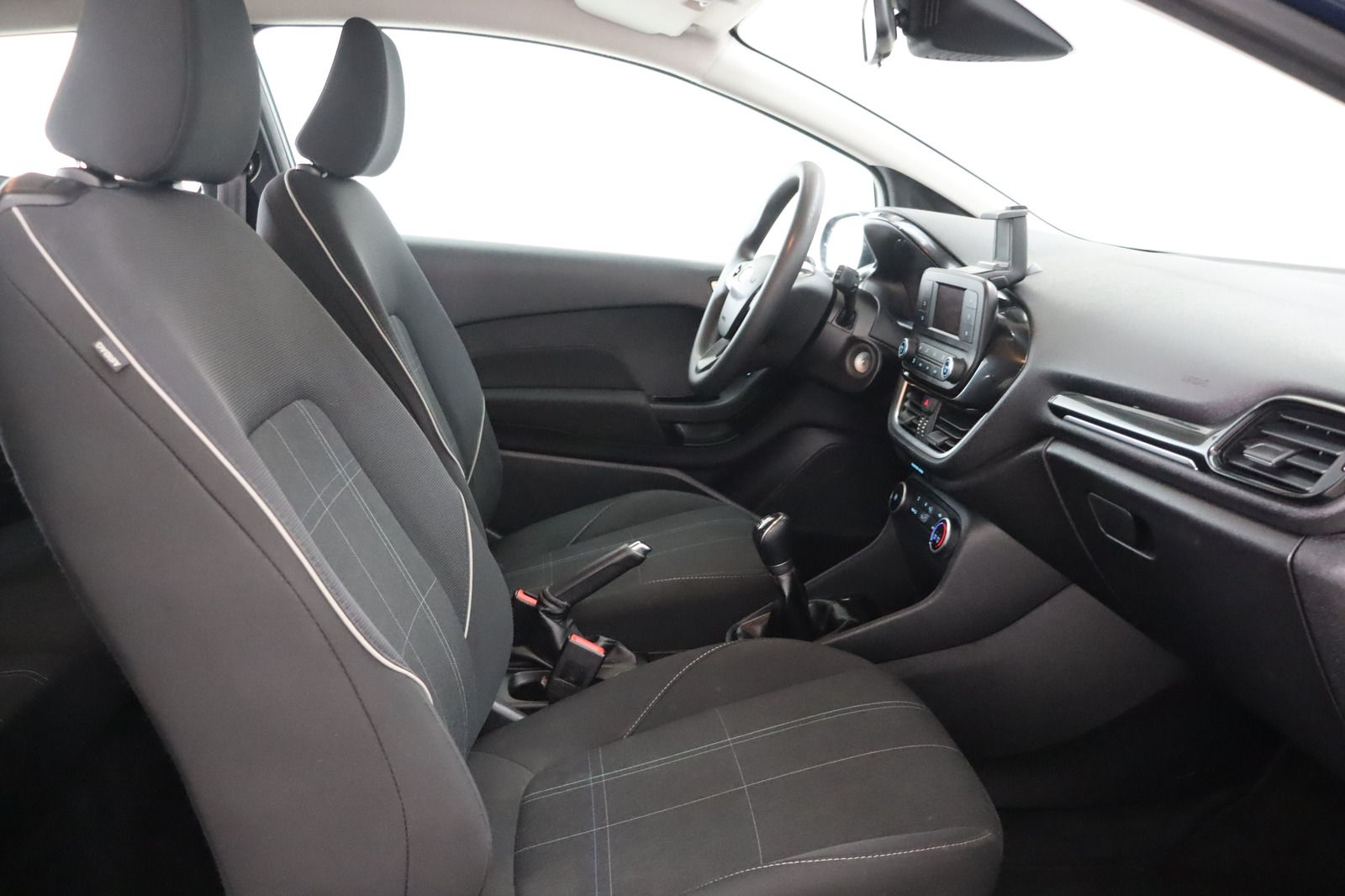 Fahrzeugabbildung Ford Fiesta 1.1 * Klima * Tempomat