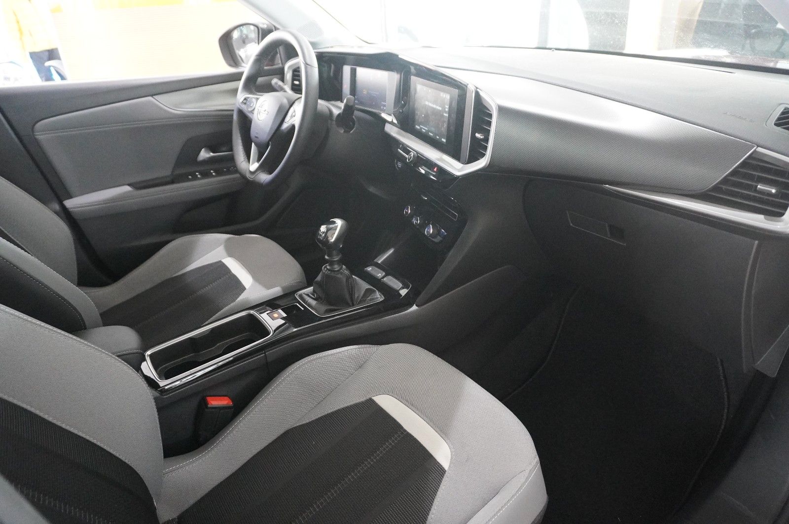 Fahrzeugabbildung Opel Mokka ELEGANCE 1.2T NAVI/LED/KAMERA/SPORT/SH/DAB