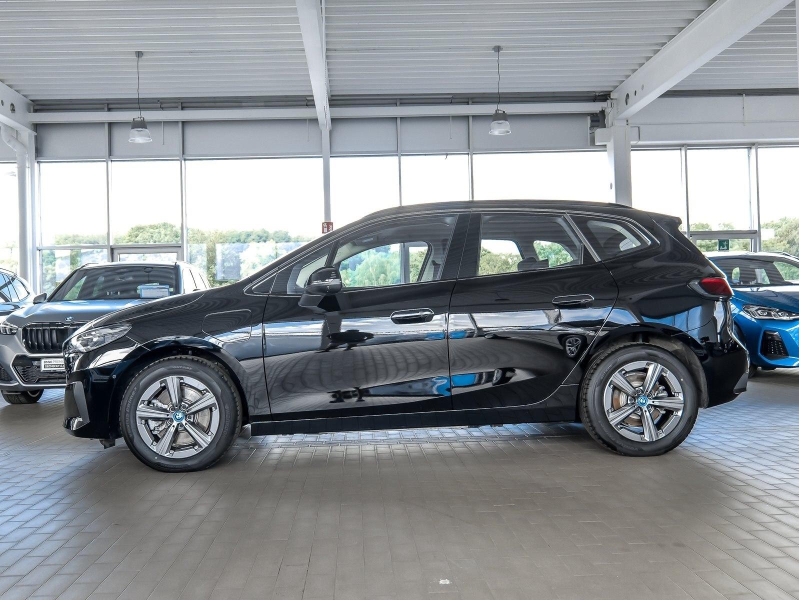 BMW 230e xDrive ActiveTourer AHK HeadUp 360 Grad ACC