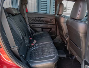 Fahrzeugabbildung Mitsubishi Outlander PHEV Top 4WD|