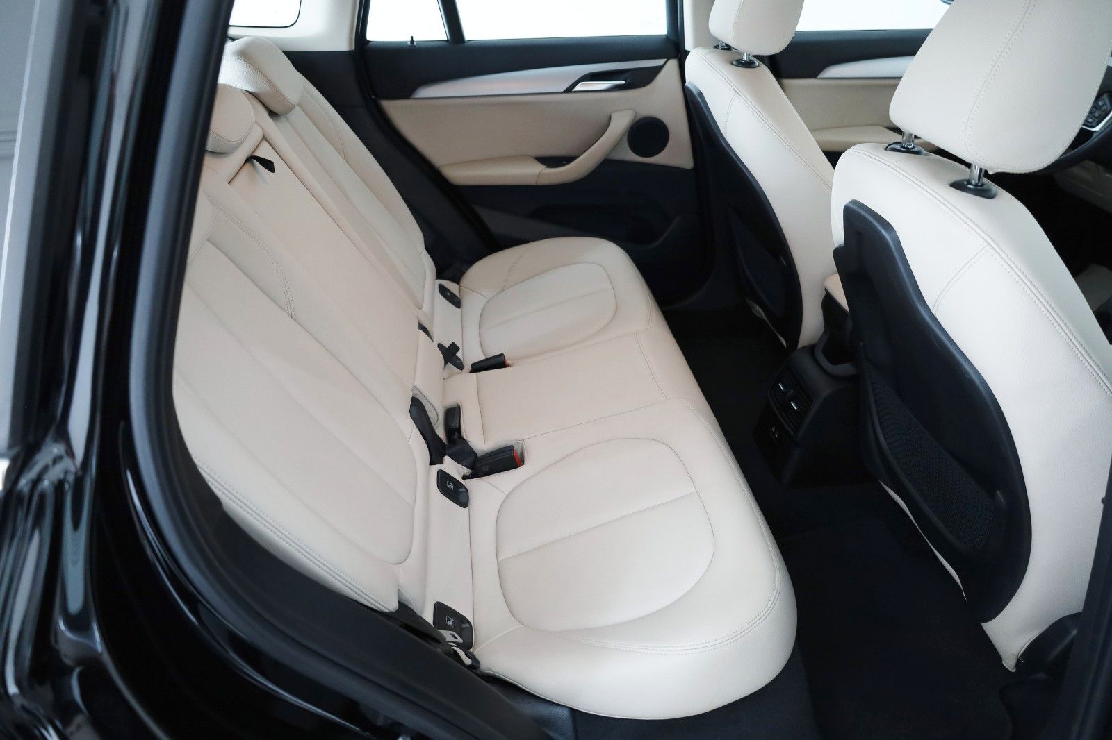 Fahrzeugabbildung BMW X1 xDrive 25e Advantage,Leder,Navi,LED,SH