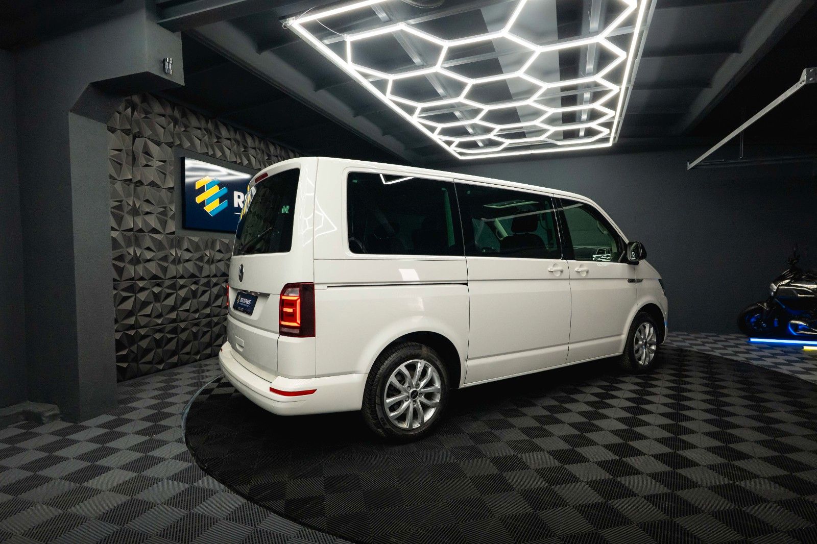 Fahrzeugabbildung Volkswagen T6 Multivan Edition 30 4Motion Sport *LED*Kamera