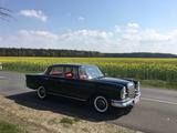 Mercedes-Benz 220 - Mercedes-Benz 220 in Hamburg
