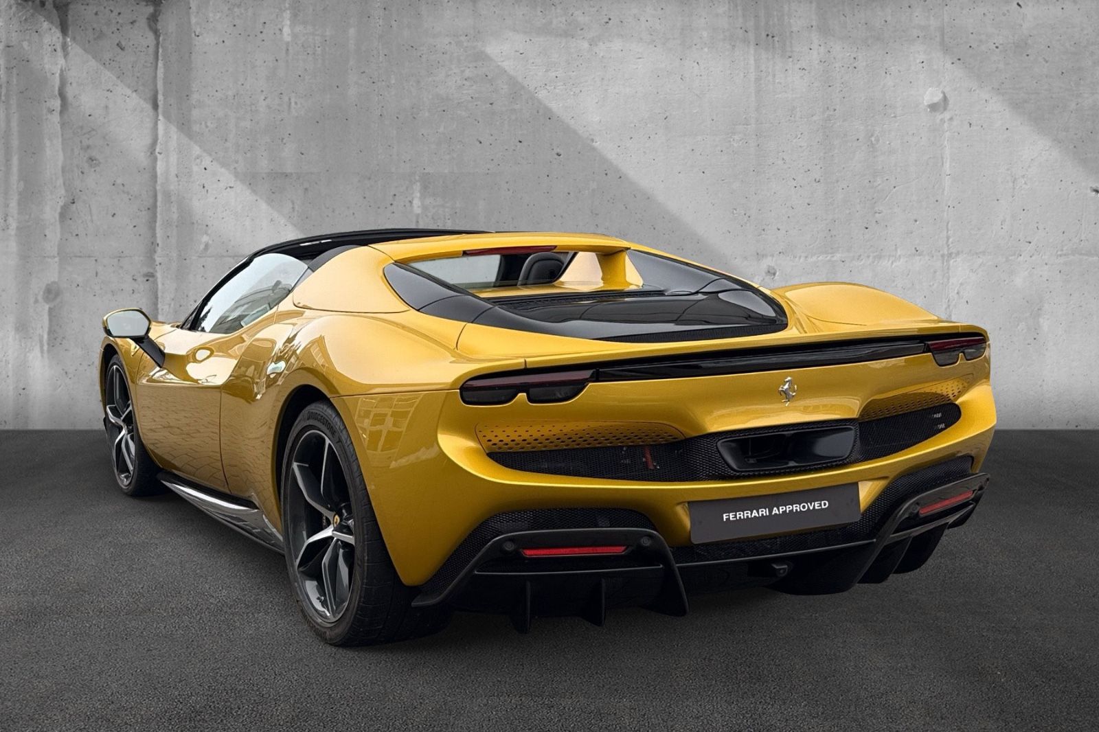 Fahrzeugabbildung Ferrari 296 GTS*Voll Karbon*Lift*Kamera*LED*1.Hand