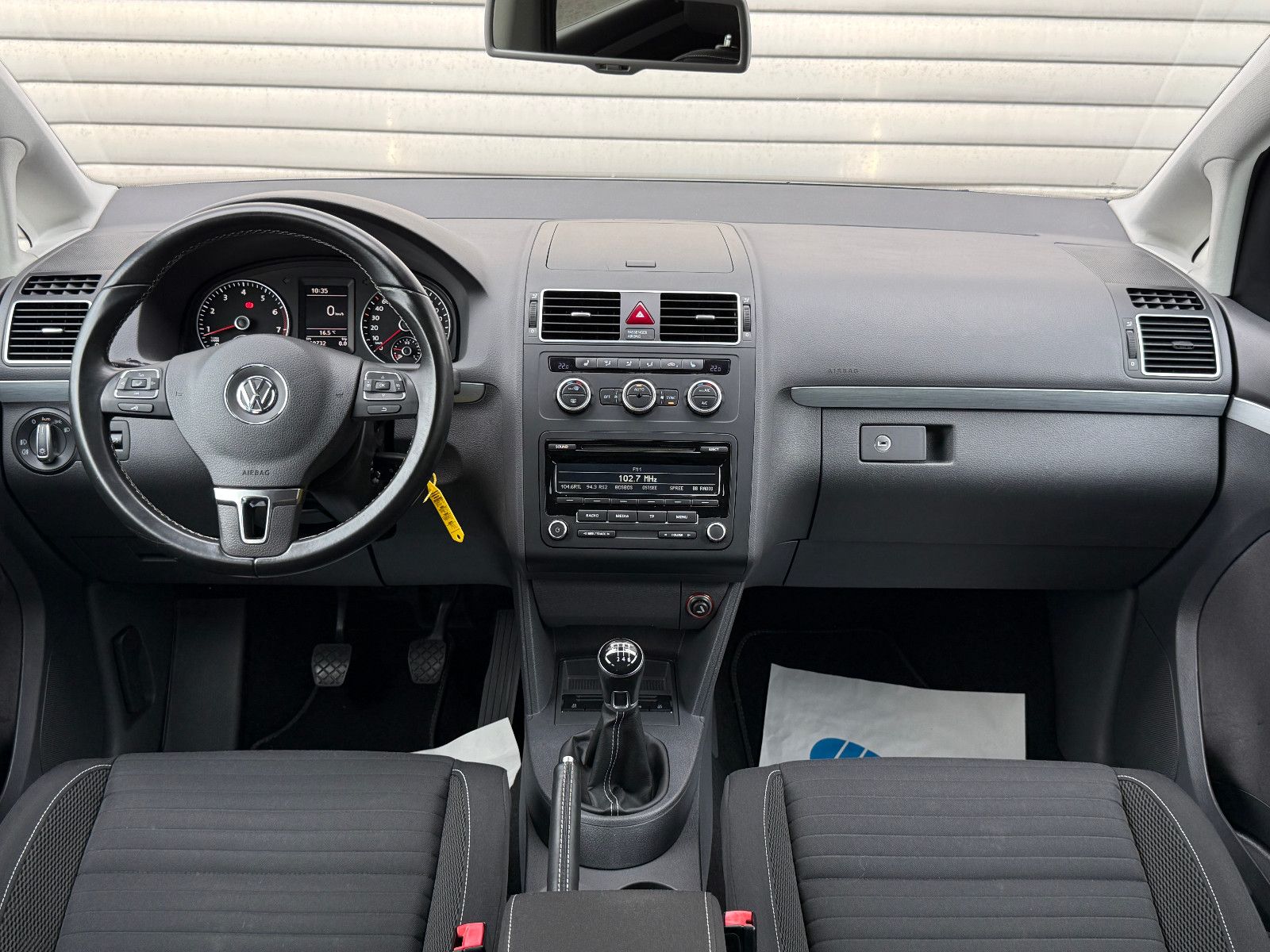 Fahrzeugabbildung Volkswagen Touran Cup 1.2 TSI 7-Sitzer Bi-Xenon GRA SHZ PDC