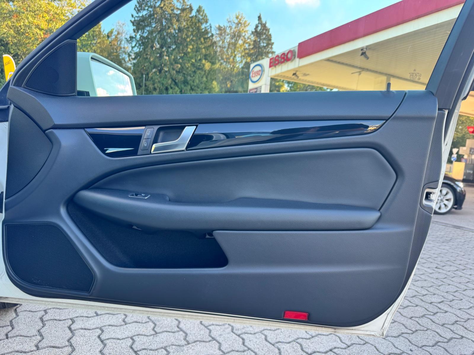Mercedes-Benz C 180 C Coupe Navi /Automatik/Tempomat