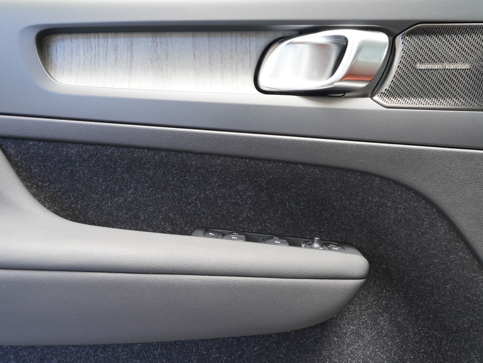 Fahrzeugabbildung Volvo XC40 T3 Inscription LED/NAVI/ACC/LEDER/PANO