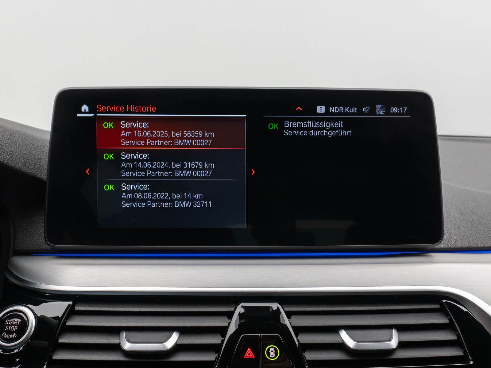 Fahrzeugabbildung BMW 530d  M Sport Kamera Laser HUD DAB HiFi Komfort