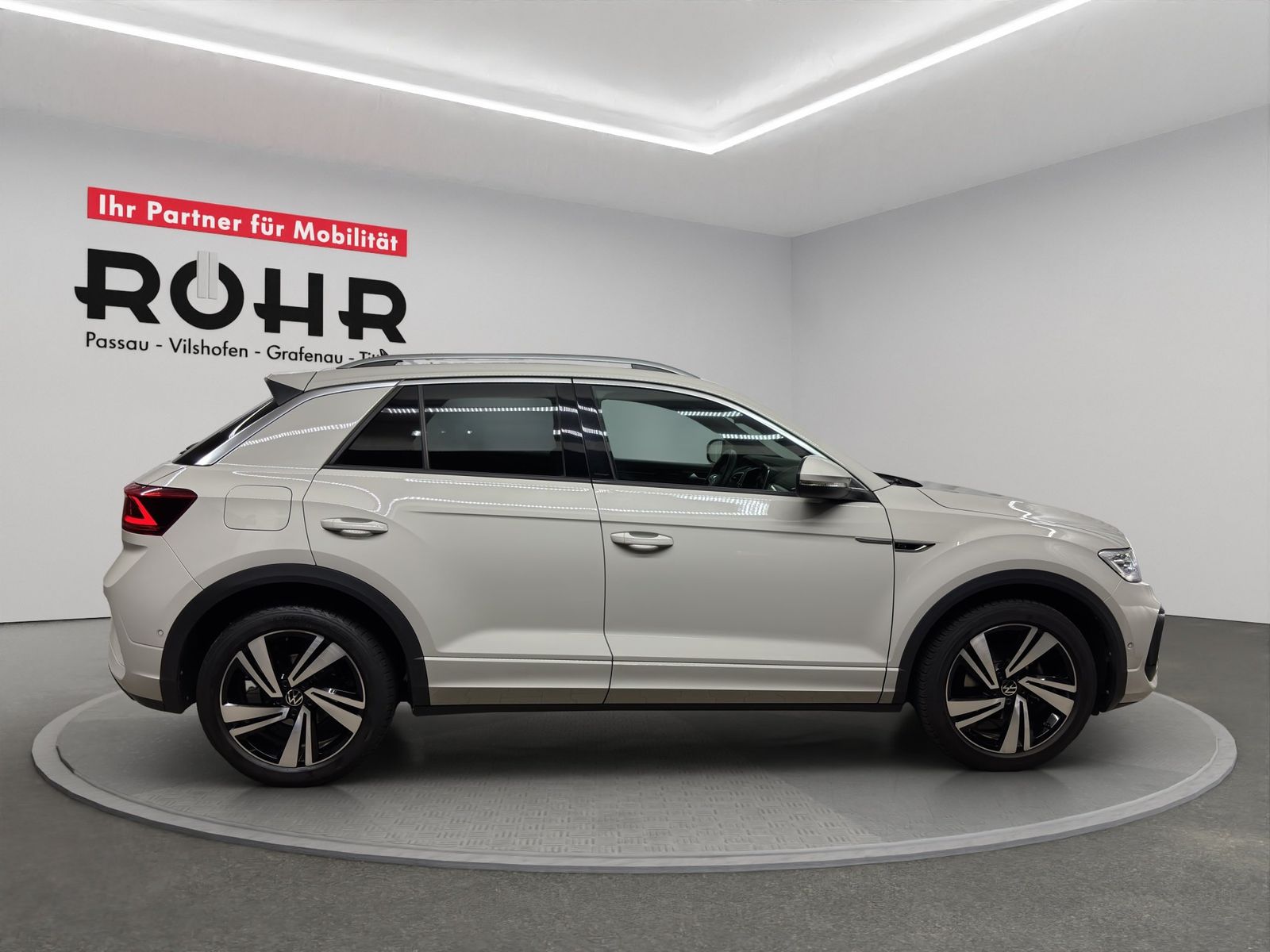 Volkswagen T-Roc R-Line 1.5 TSI ACC Kam. LED Pano Massage foto 4