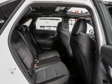 Hyundai i30 Spurhalteassistent Navi Digitales Cockpit