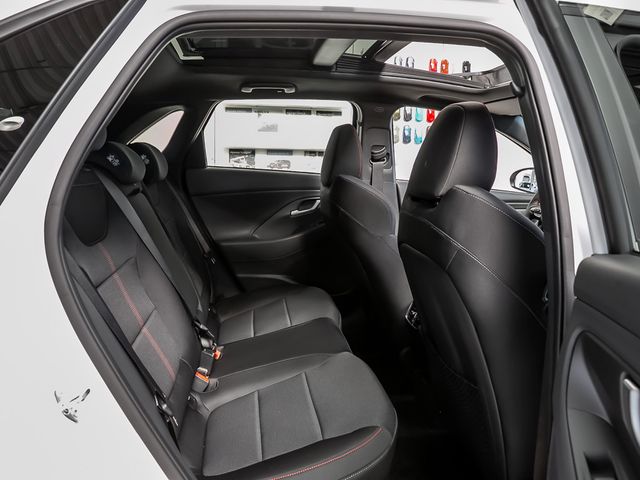 Hyundai i30 Spurhalteassistent Navi Digitales Cockpit