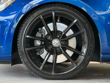 Volkswagen Golf - 2