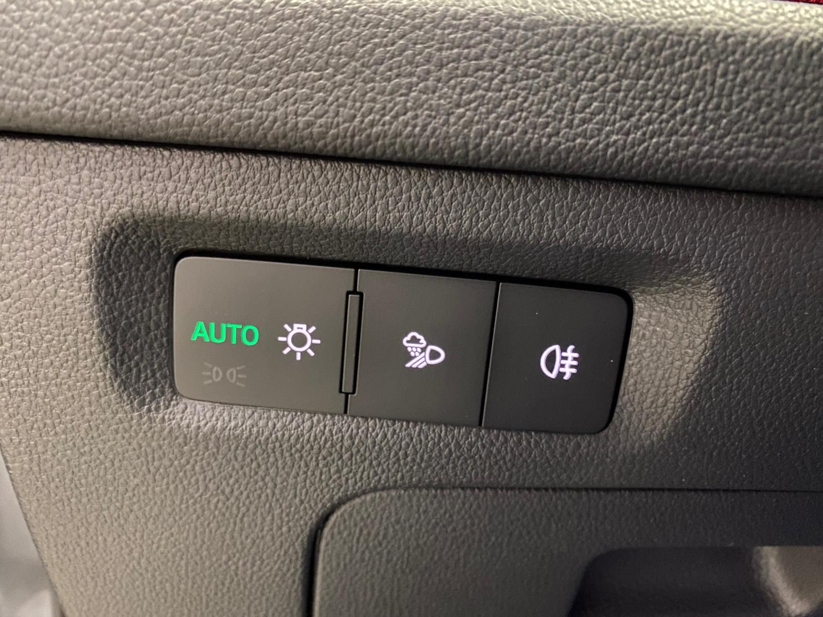 Fahrzeugabbildung SKODA Octavia 1.5 TSI DSG mHEV SPORTLINE+MATRIX+ACC+++