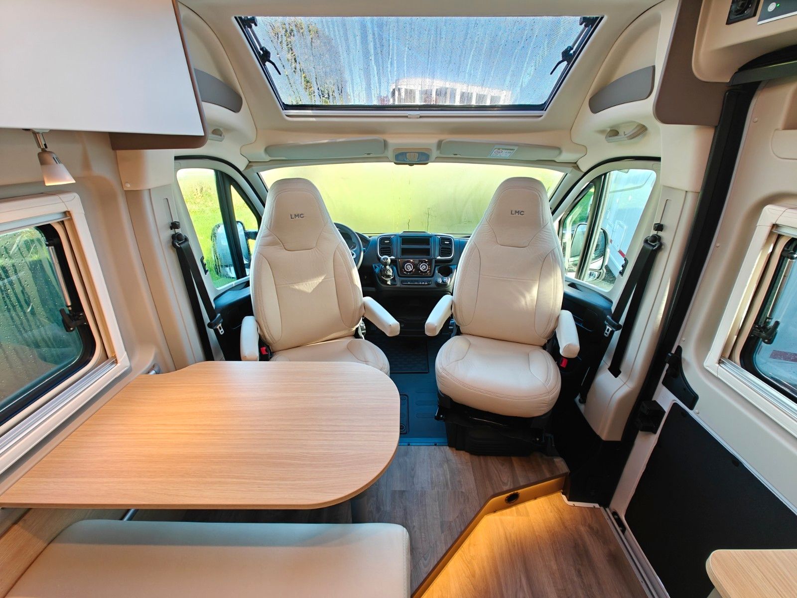 Fahrzeugabbildung LMC Innovan 600 - 603 70 Jahre Modell - SALE! -