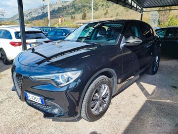 Alfa-Romeo Stelvio - 1