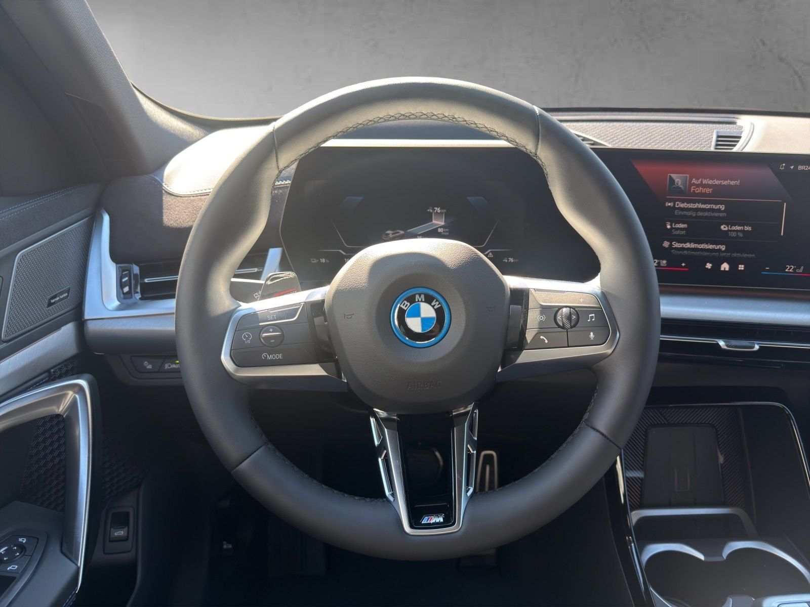 BMW iX2 - Bild 15