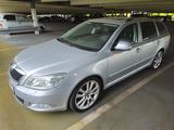 Skoda Octavia 2.0 TDI DSG Combi  günstig zu verkaufen