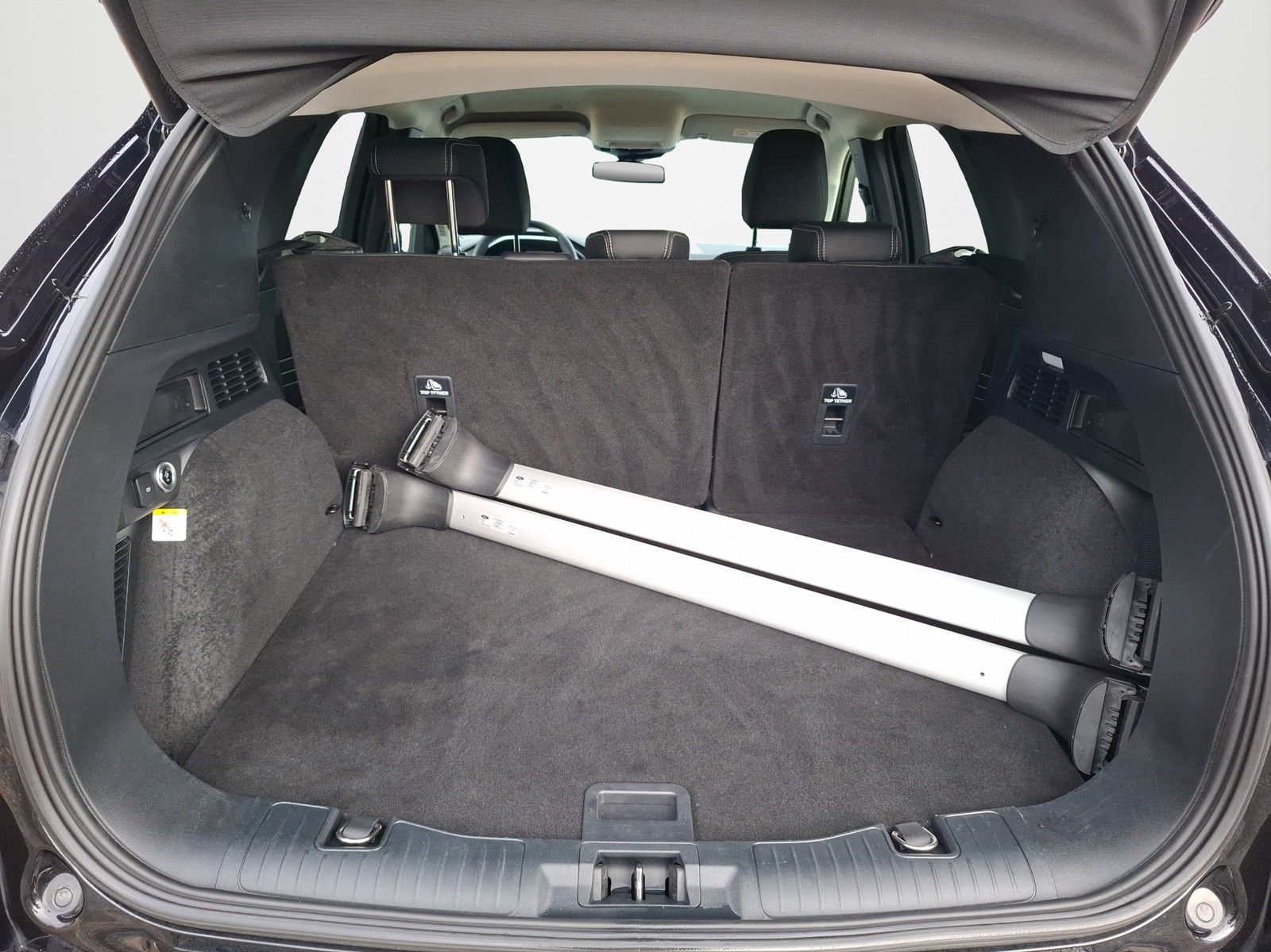 FORD Kuga 2.0 TDCi Vignale AWD / AUTOMATIK / AHK / ST - Image 16