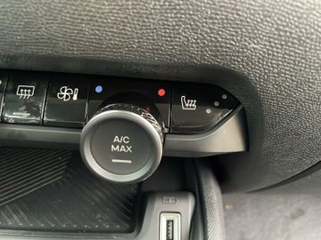 Citroën C4 Hybrid 145 Collection Kam.+KeyLess+Navi+SHZ