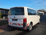 Volkswagen T6 Transporter/LANG/9 Sitze/Klima/044 - gebrauchte Kleinbusse in Hannover