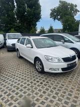 Skoda Octavia 1.2 TSI  *TÜV NEU*KLIMA*PDC*TEMPO *SERVO - Skoda Octavia aus 2011: Kombi