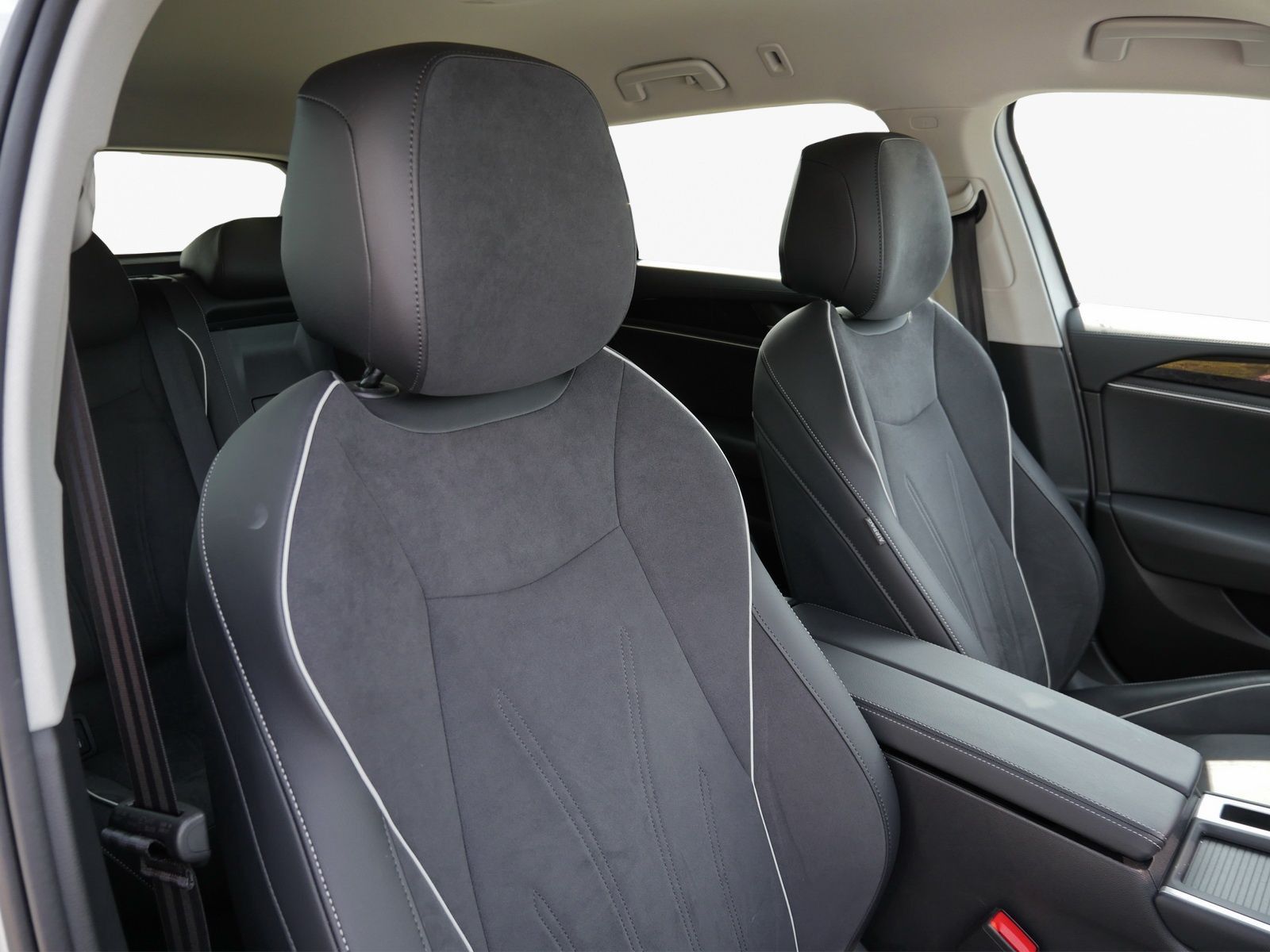 Volkswagen Passat - Bild 10
