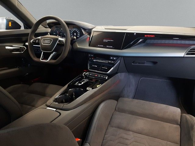 Fahrzeugabbildung Audi RS e-tron GT quattro PANO StdHz Matrix HuD 21"