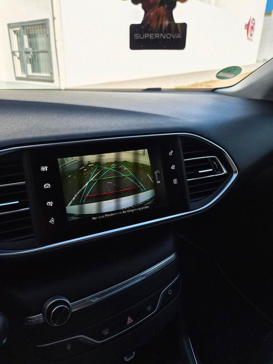 Peugeot 308 2015 — photo 13