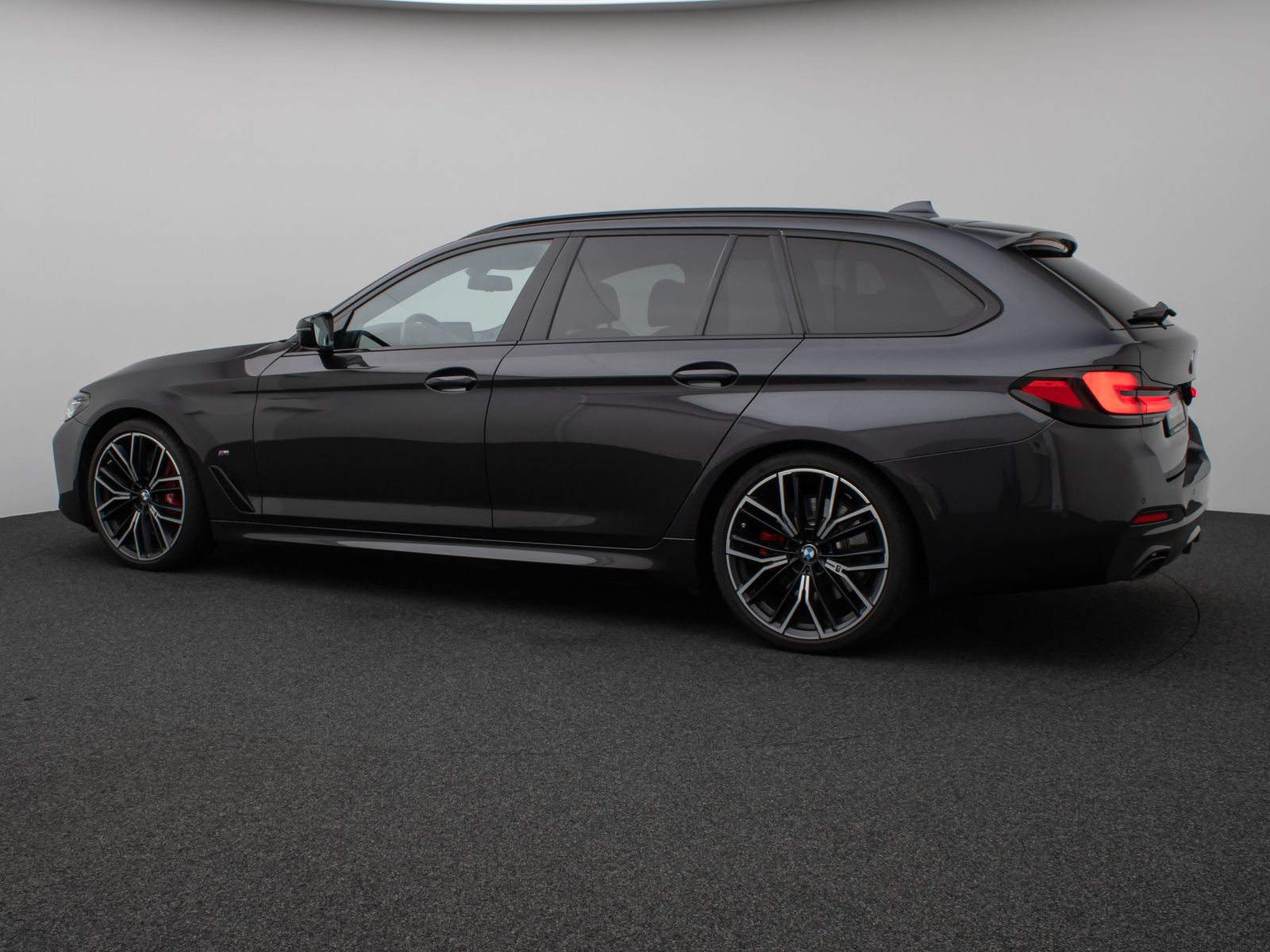 Fahrzeugabbildung BMW 540d xD M Sport Pro Kamera HUD DAB H/K AHK Alarm