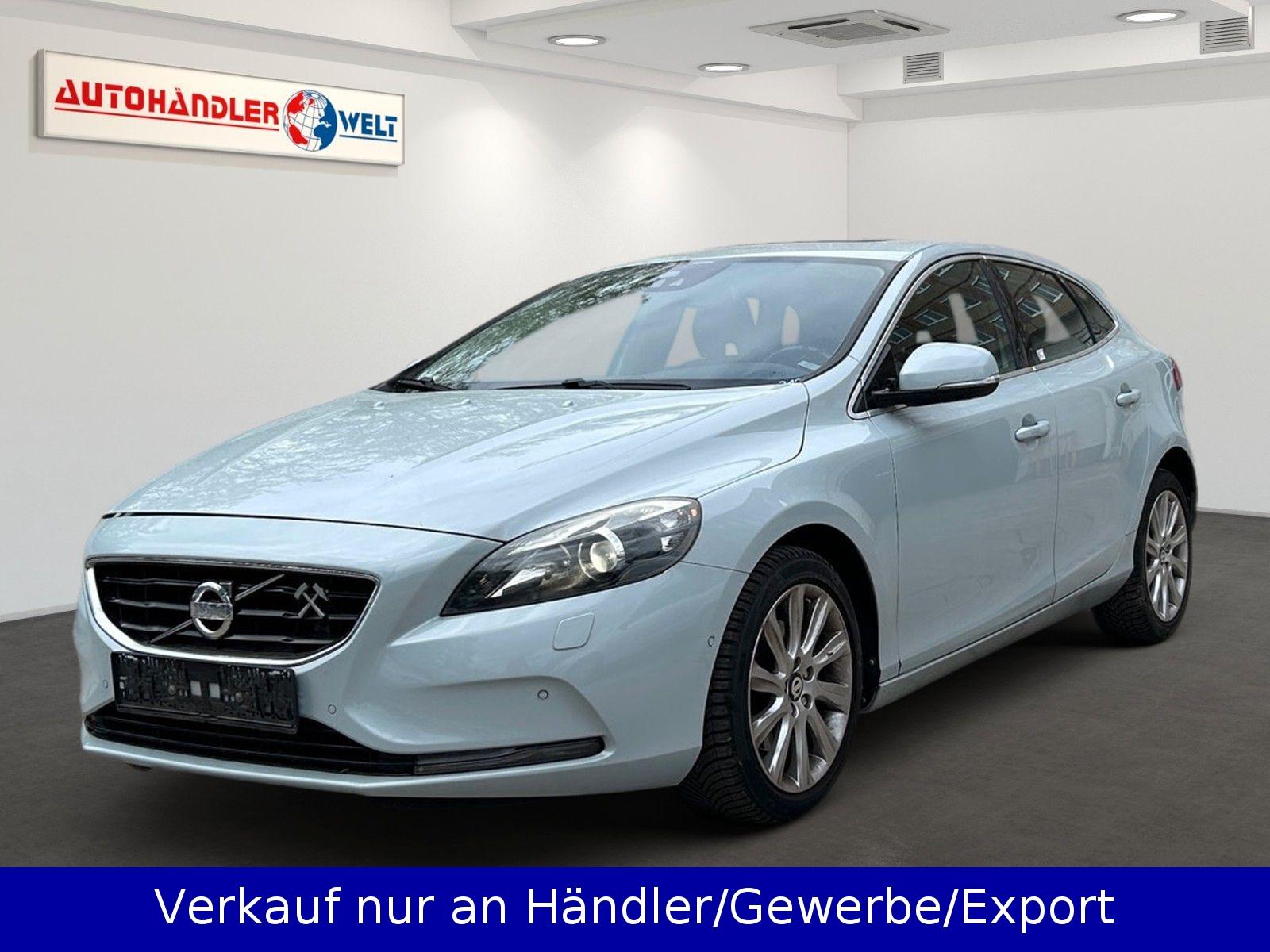 Volvo V40 1.6i Momentum AAC Xenon SHZ Navigation PDC