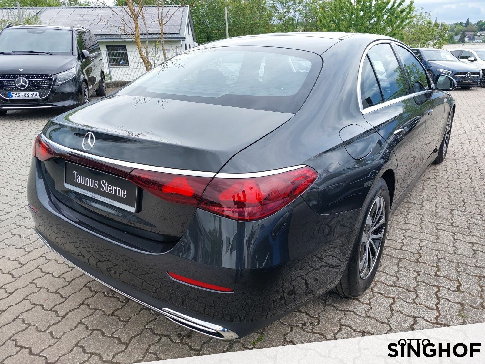 Fahrzeugabbildung Mercedes-Benz E 220 d Avantgarde +AHK+Digital LED+Standhg+360°