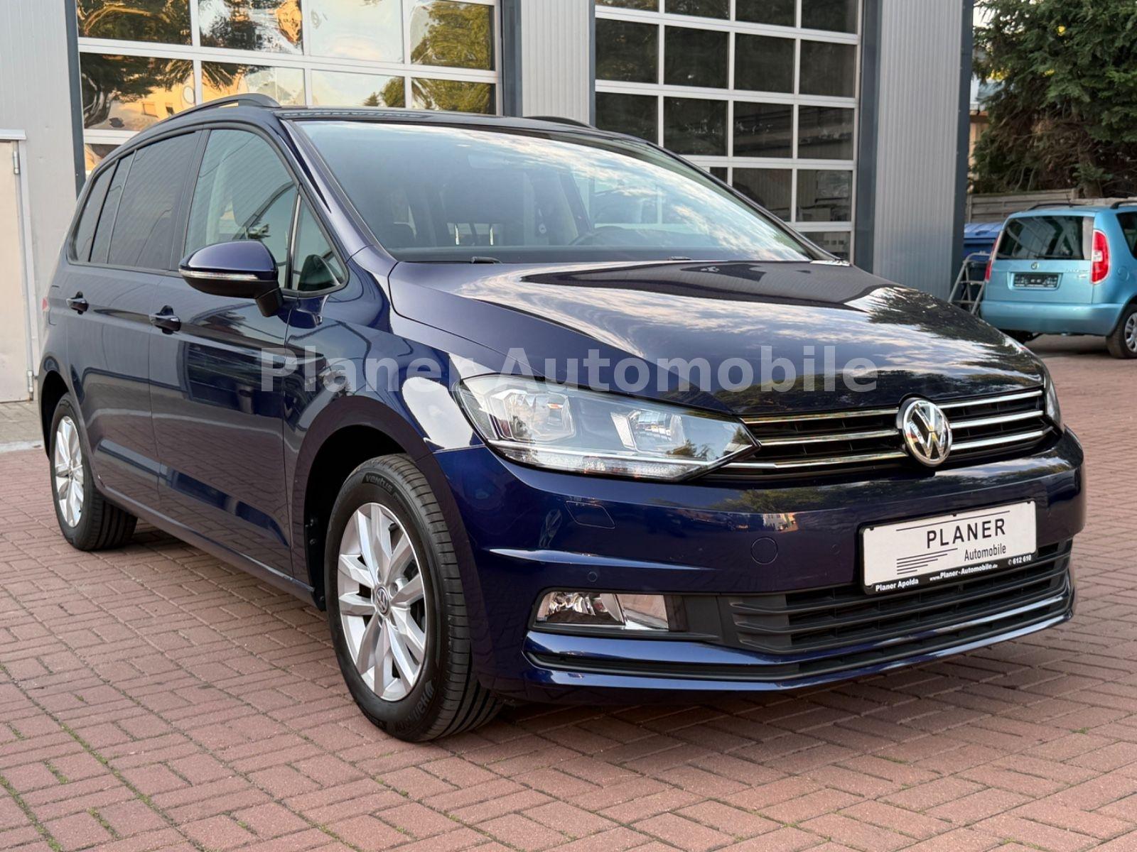 Volkswagen Touran Comfortline DSG Navi AHK Service neu