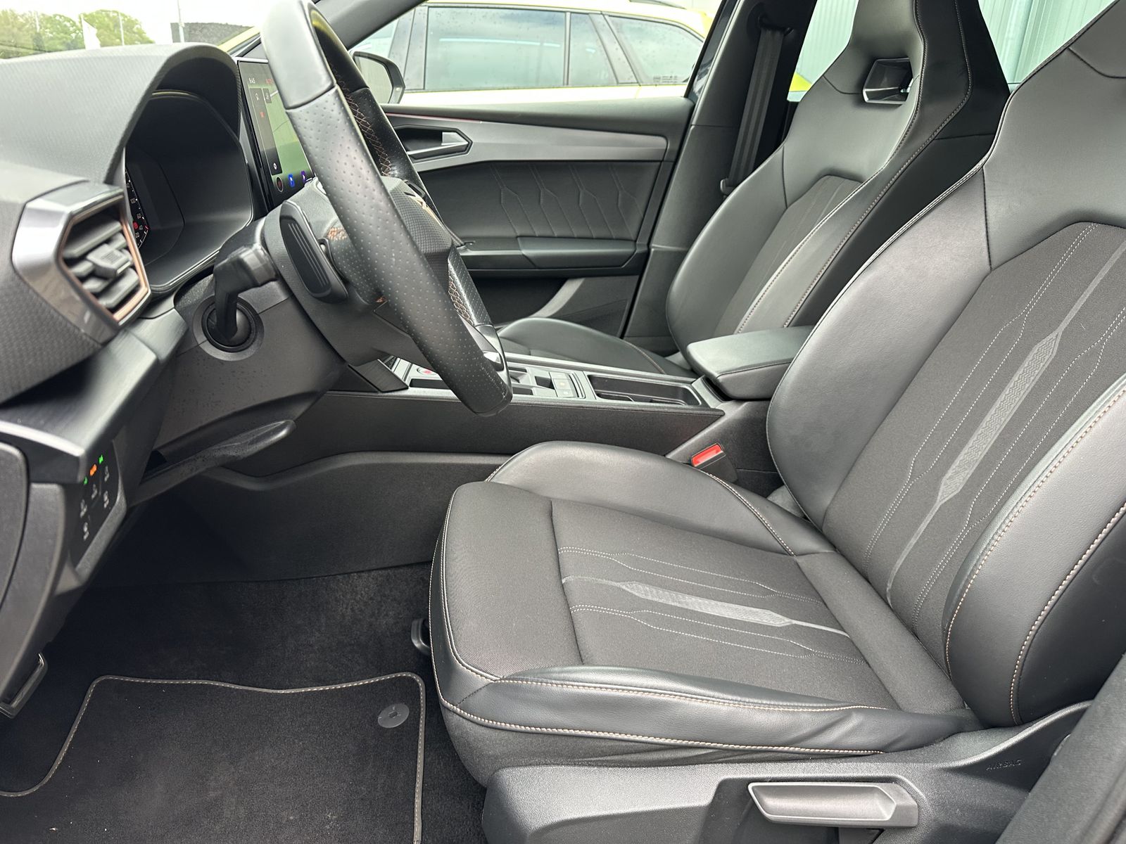Fahrzeugabbildung CUPRA Leon Sportstourer 1.4 e-Hybrid NAV+LED+VCOCK+AHK