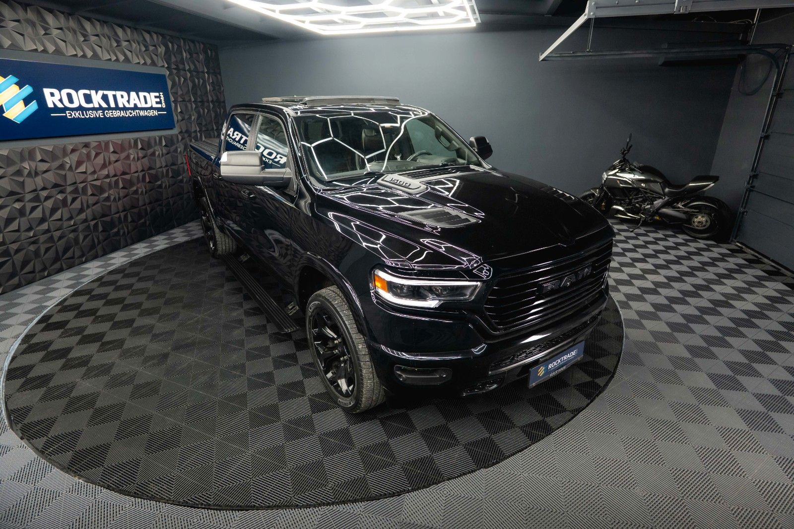 Fahrzeugabbildung Dodge RAM 5.7 V8 HEMI 4x4 LIMITED Offroad 100% Options