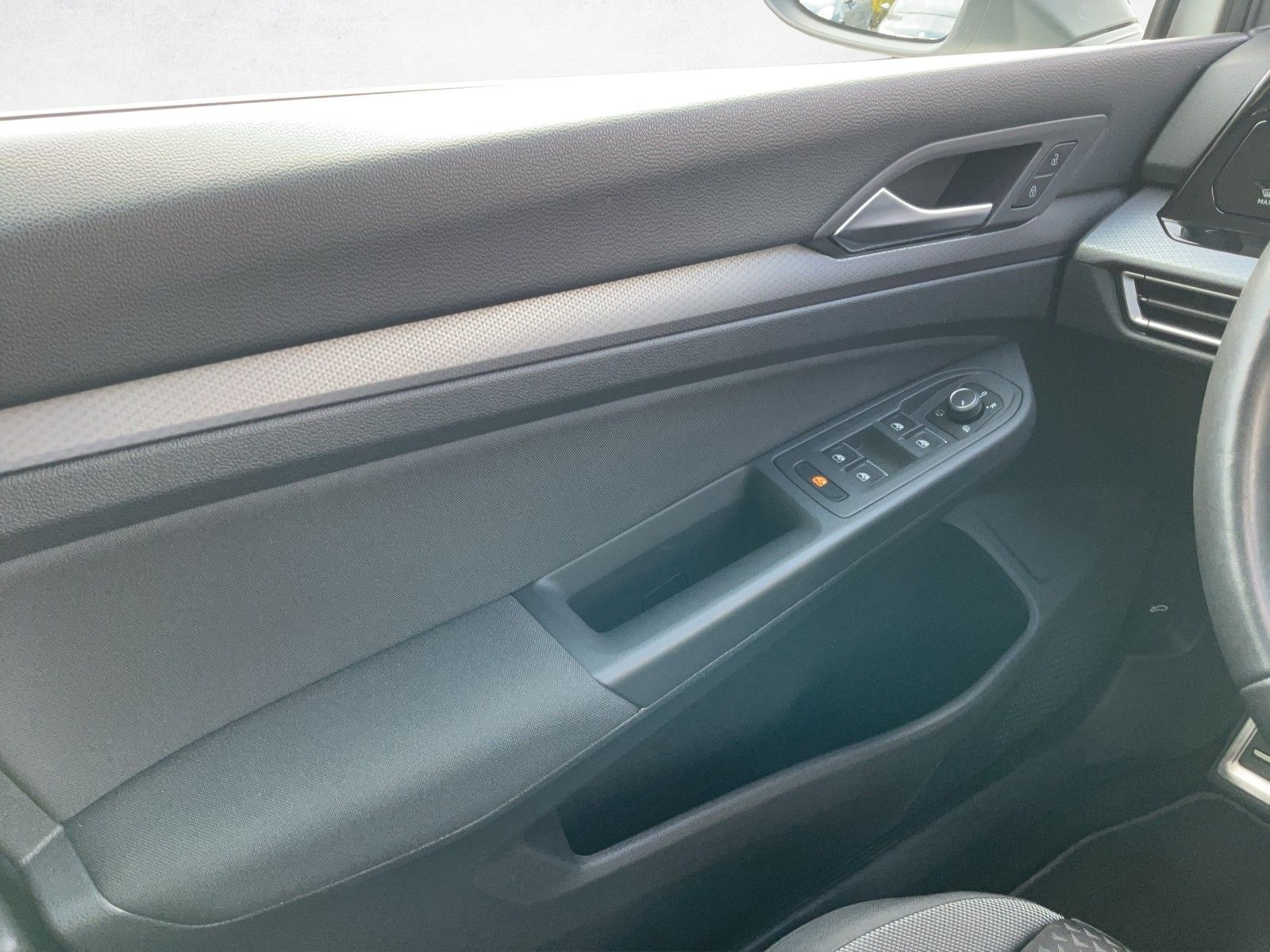 Volkswagen Golf Life 1.0 eTSI DSG /AHK/Navi/Sitzhz/LED foto 16