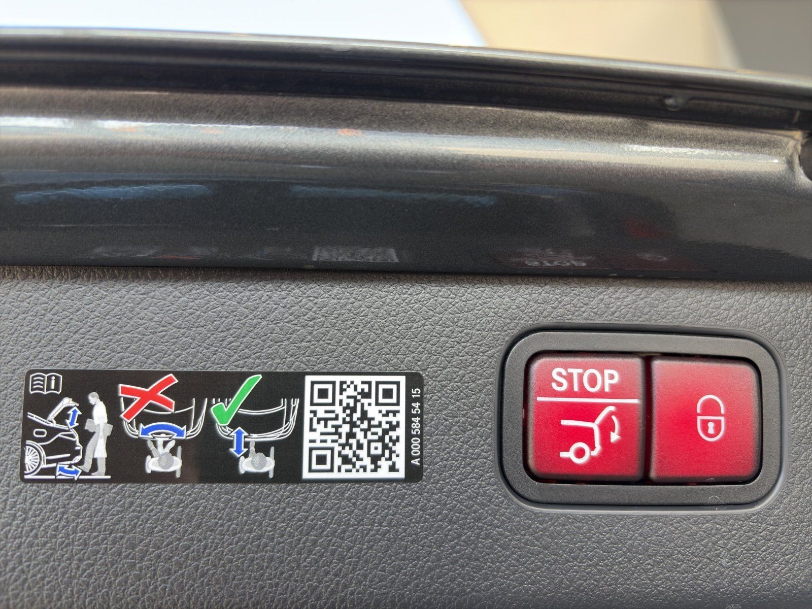 Fahrzeugabbildung Mercedes-Benz C 300 d T EDITION AMG 360° AHK KEYGO PANO MEMORY