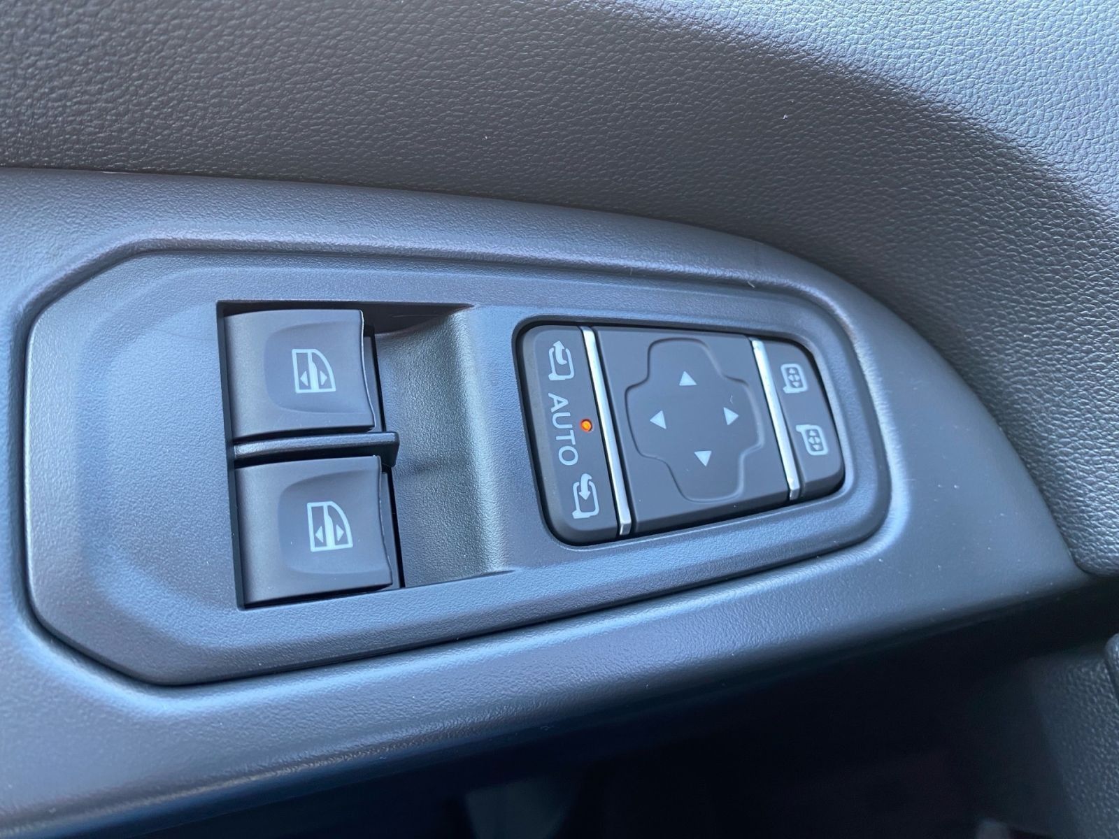 Fahrzeugabbildung Nissan Primastar Kombi L1H1 DCT9 Tekna*8-Sitzer*Design*