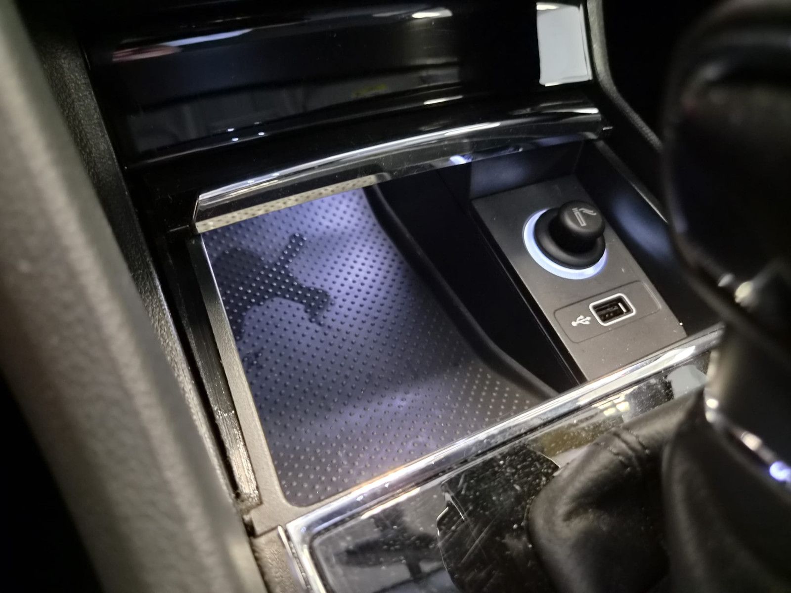 Fahrzeugabbildung SKODA Karoq Style /  1. Hand / Garantie