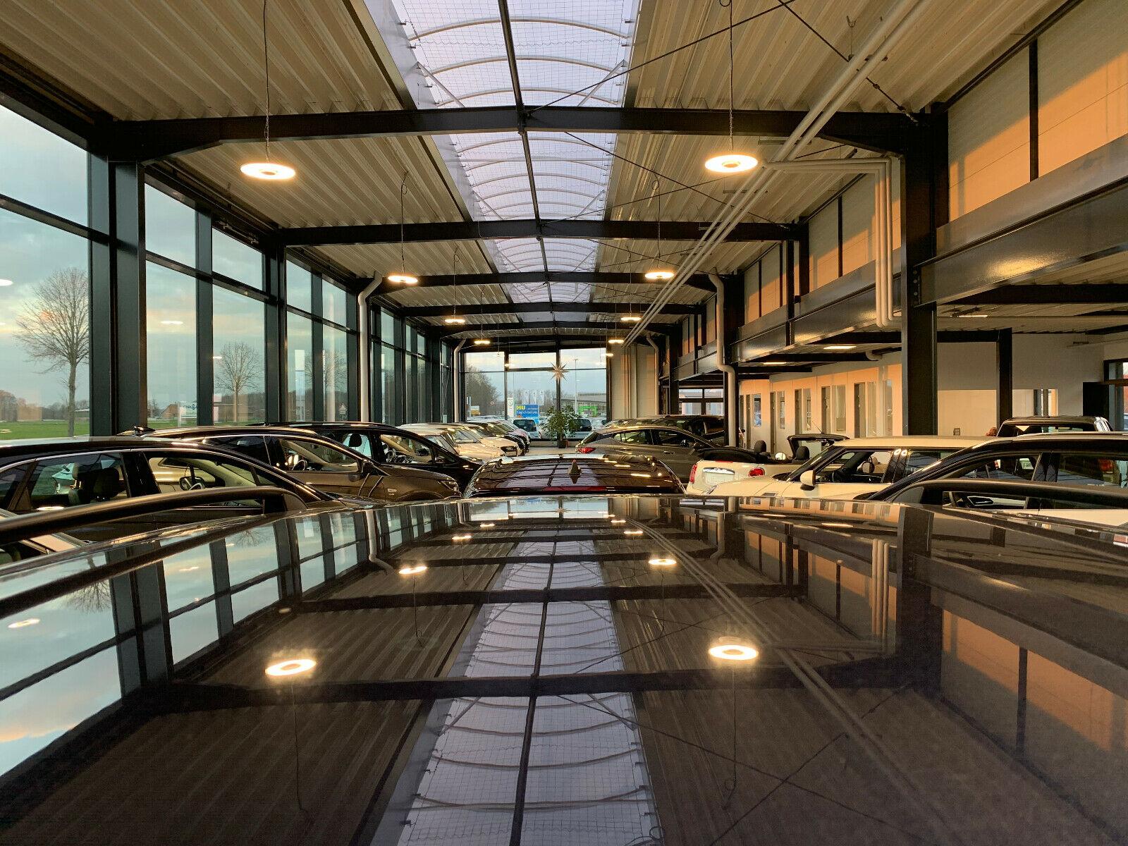 showroom-image-bottom