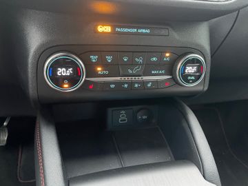 Fahrzeugabbildung Ford Kuga Plug-In Hybrid ST-Line X Spurführungsass.