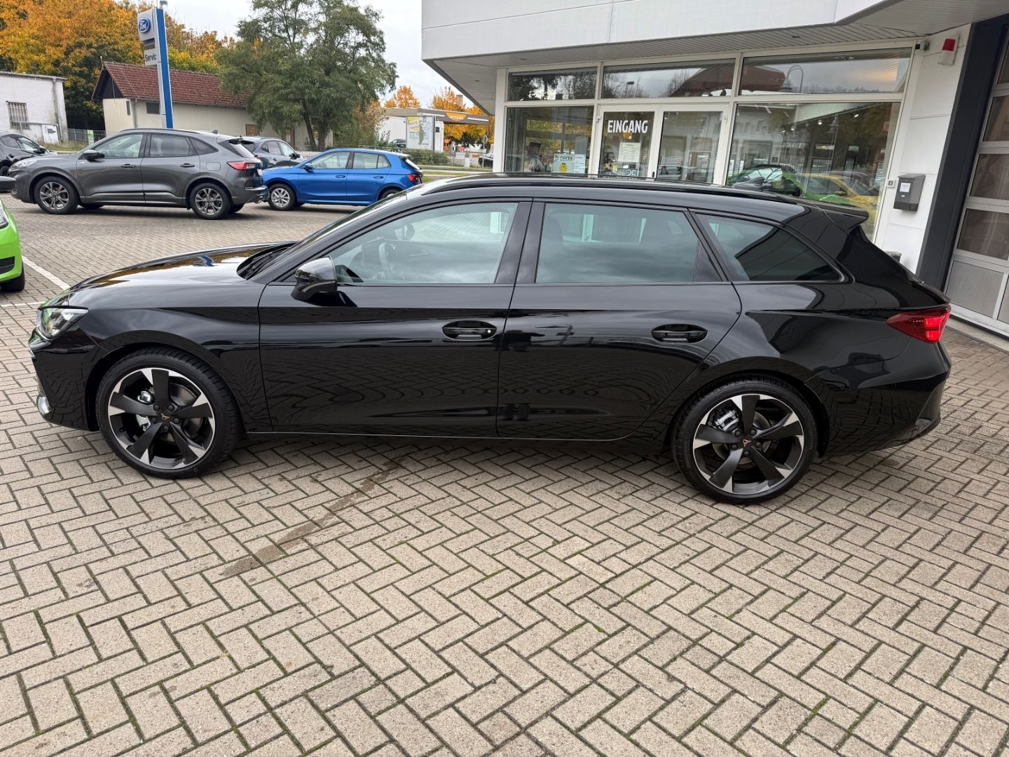 Fahrzeugabbildung CUPRA Leon Sportstourer 1.5 eTSI 110 kW Sportpaket Nav