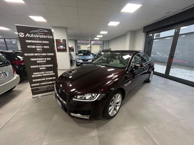 Jaguar XF 2.0 D 180 CV 2017 tetto apribile km 98