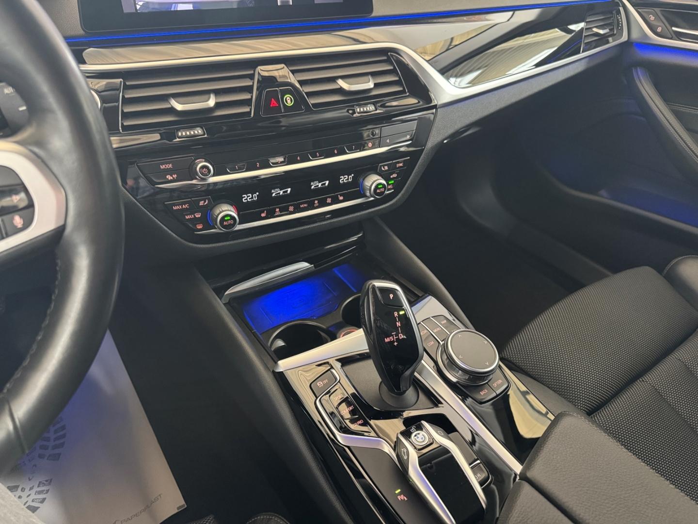 BMW 520 D XDRIVE Standh. AHK KAMERA Navi.-Prof.
