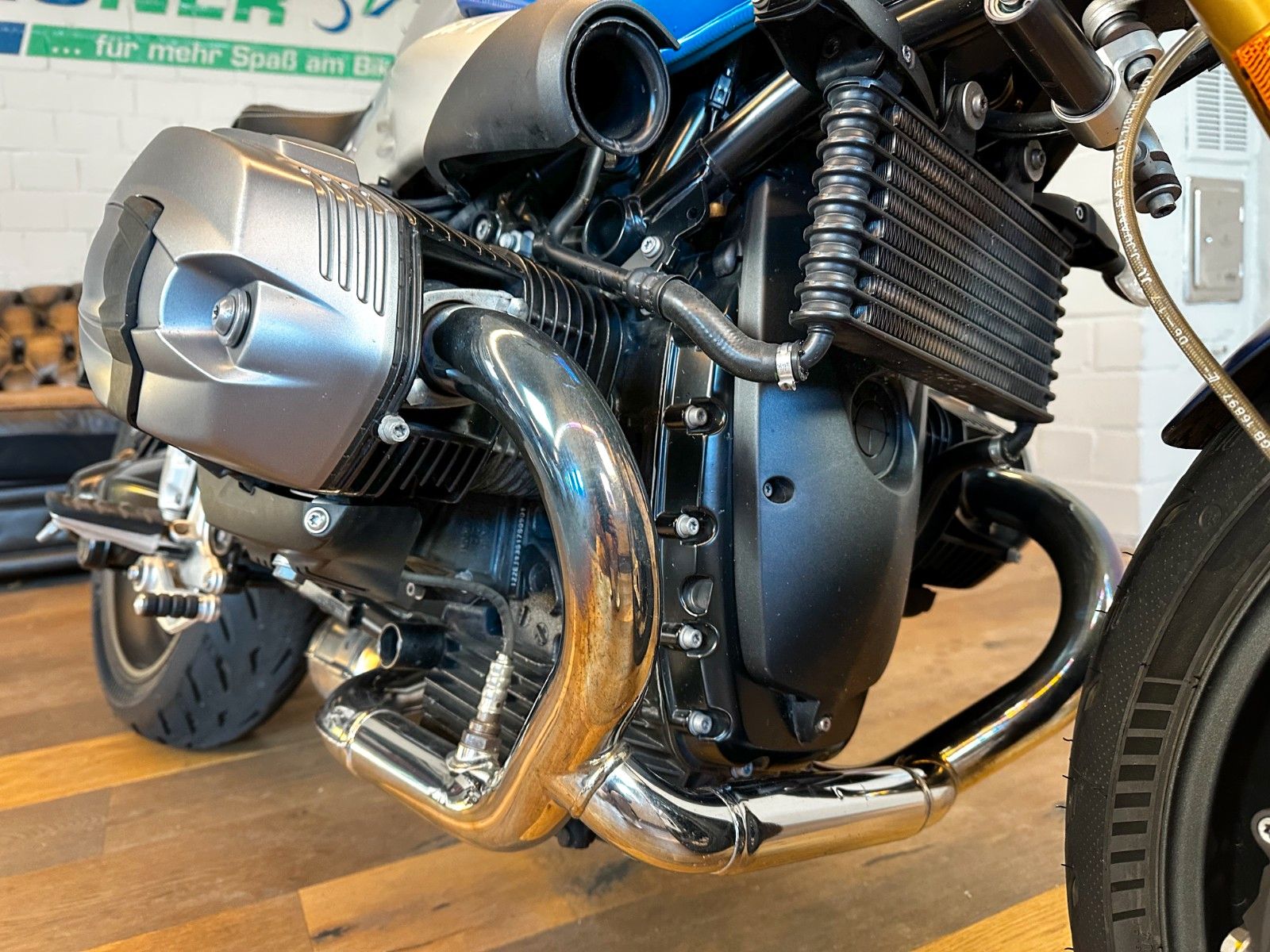 Fahrzeugabbildung BMW R nine T - Sonderlackierung in blau!