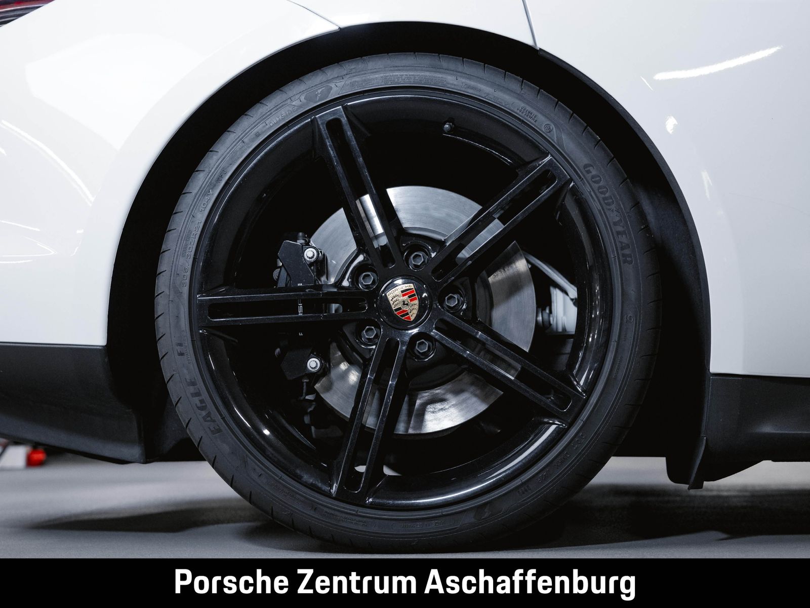 Porsche Taycan 4S Head-Up Hinterachslenkung Panoramadach foto 13