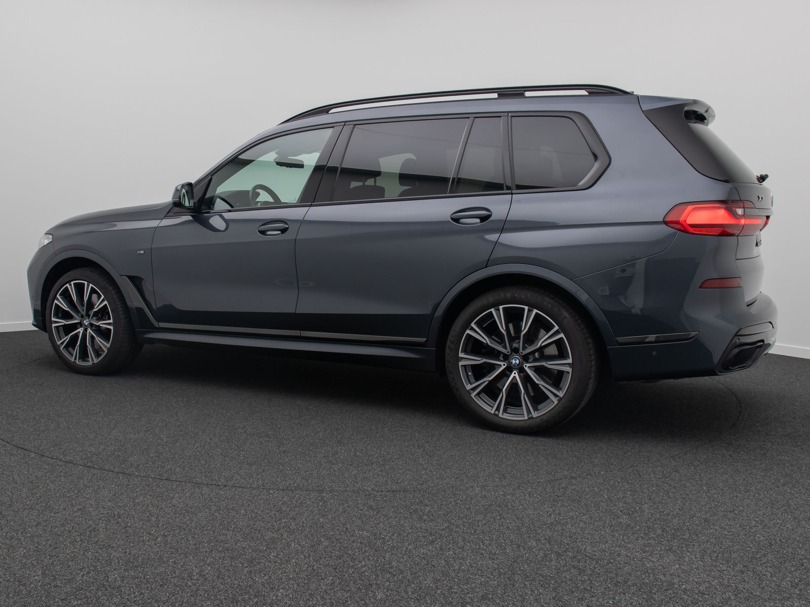 Fahrzeugabbildung BMW X7 M50i 360°SoftClose SkyLounge Massage 22" Voll